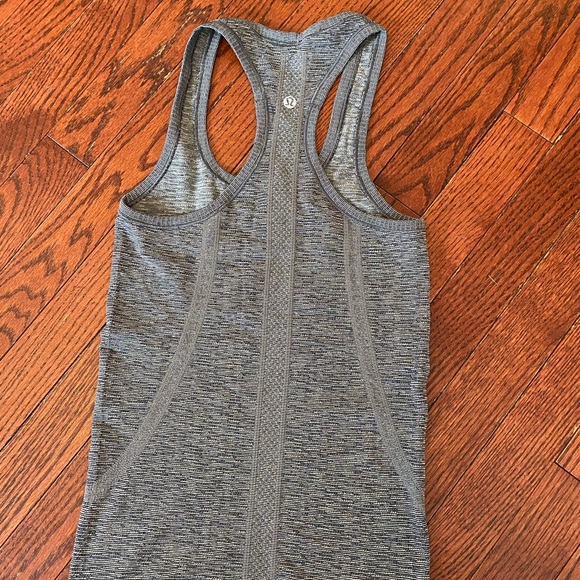 Grey/white swiftly tank Lulu